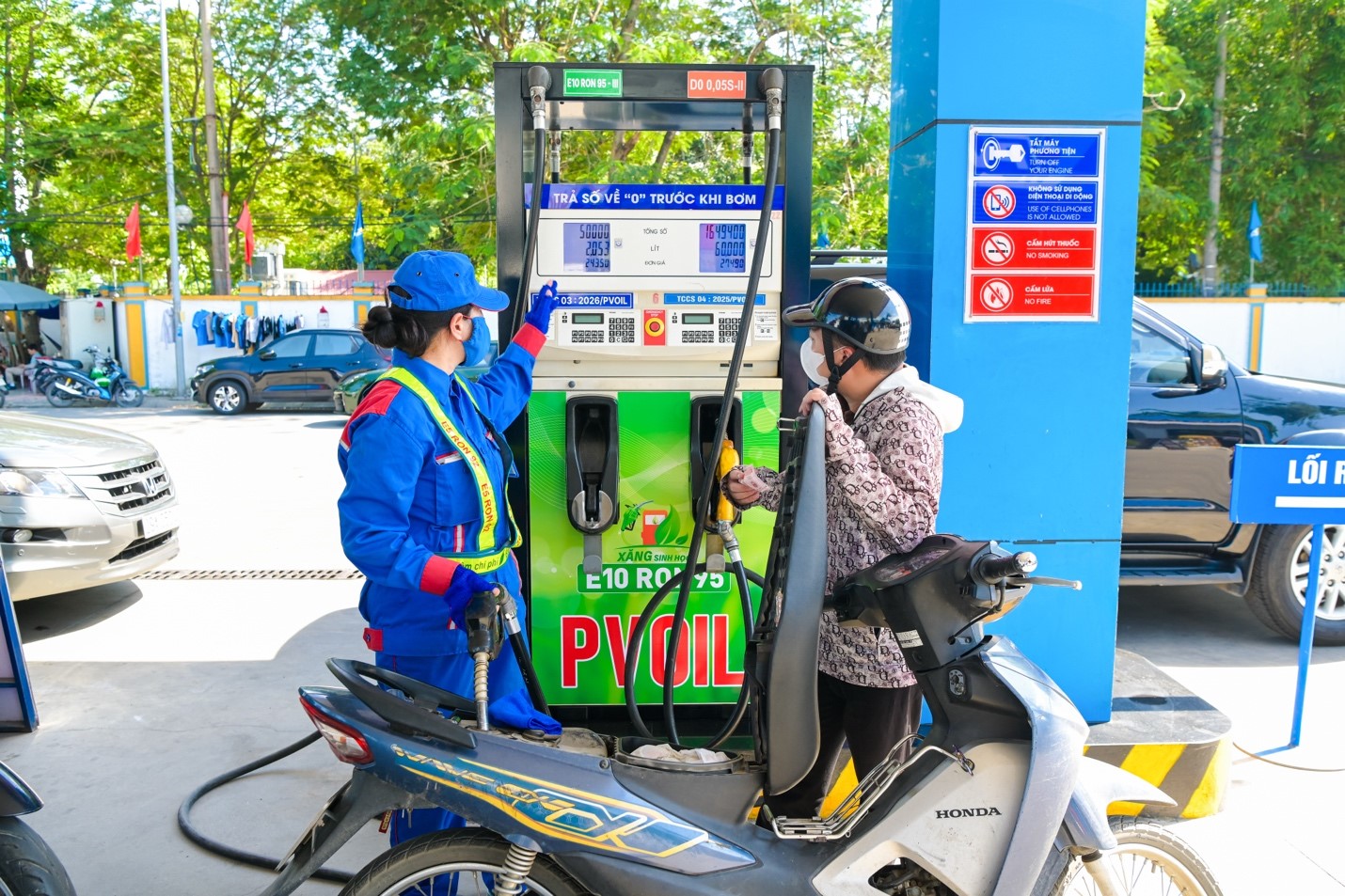 Đề xuất giảm thuế để xăng E10 hấp dẫn hơn xăng khoáng năm 2026 - Ảnh 1.