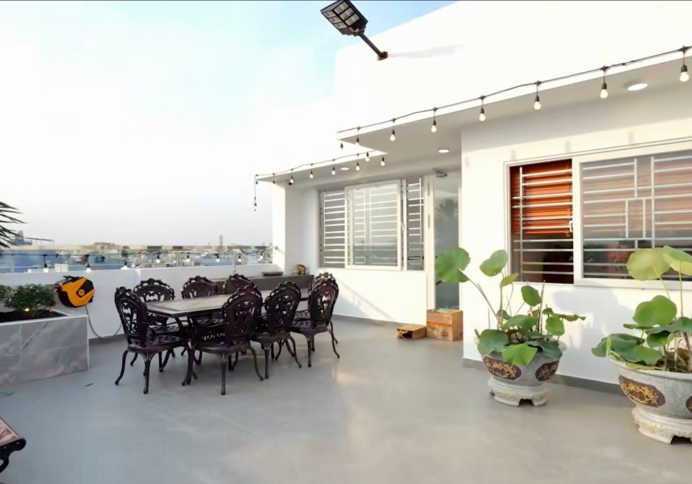 Cặp đôi quyền lực showbiz ở biệt thự ngoại ô sang như resort 5*: Sân thượng rộng đến mức có thể đạp xe, hồ bơi riêng trong khuôn viên nhà- Ảnh 19.