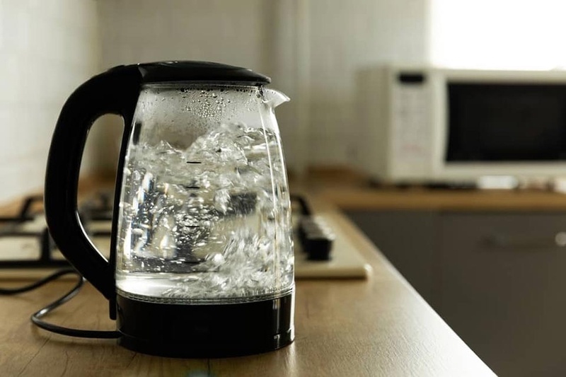 Lời khuyên khi dùng ấm siêu tốc- Ảnh 2.