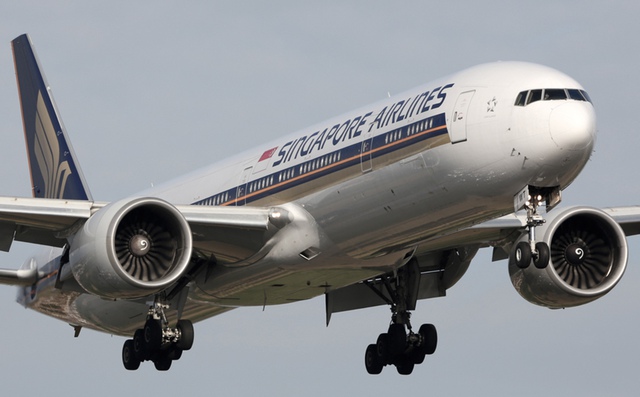 Vụ máy bay Singapore Airlines bị nhiễu động khiến 1 người tử vong: Phản ứng của phi hành đoàn "có thể hiểu được và phù hợp"- Ảnh 1.