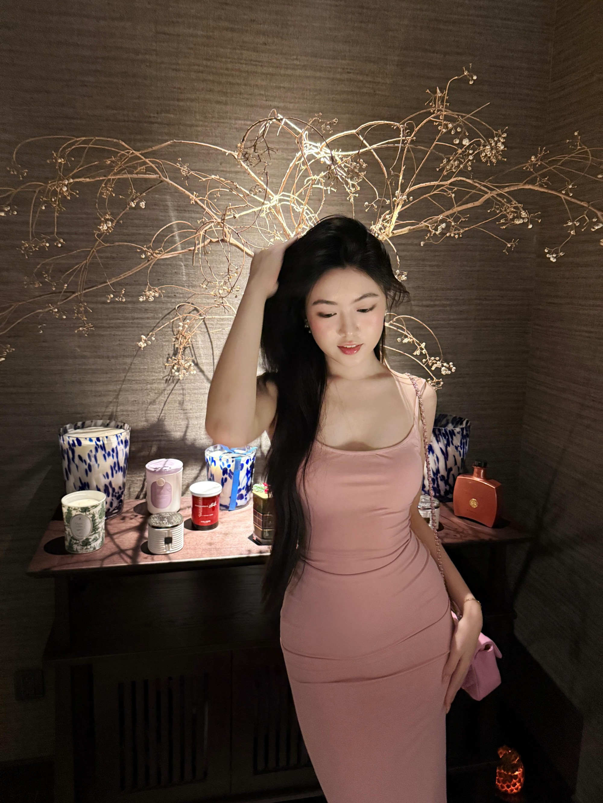 Thiếu gia Tài Sầm lộ rõ tình cảm với Lọ Lem- Ảnh 1.