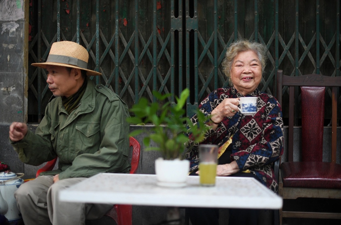 Nữ NSƯT duy nhất có 3 con gái mang họ mẹ: Gia tộc lẫy lừng miền Bắc - Ảnh 4.