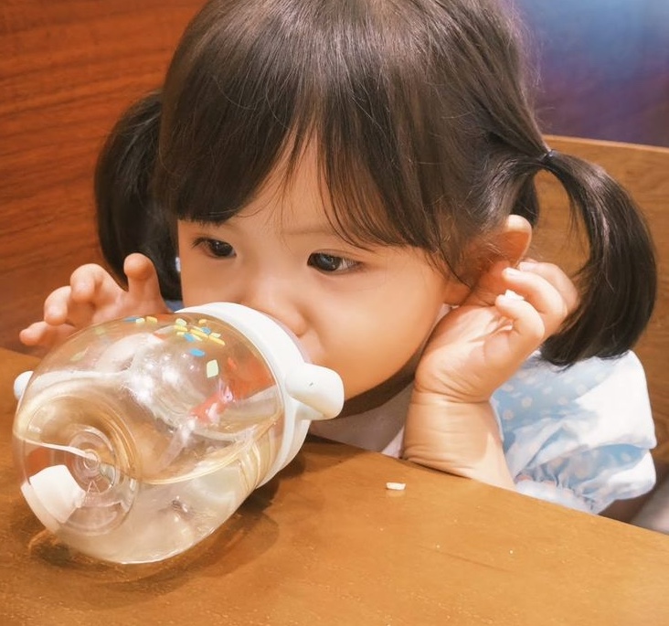 Ngỡ ngàng lấy ra 56 viên sỏi trong thận bé trai lớp 4, bác sĩ nói thẳng: Bố mẹ chiều sai cách!- Ảnh 3.