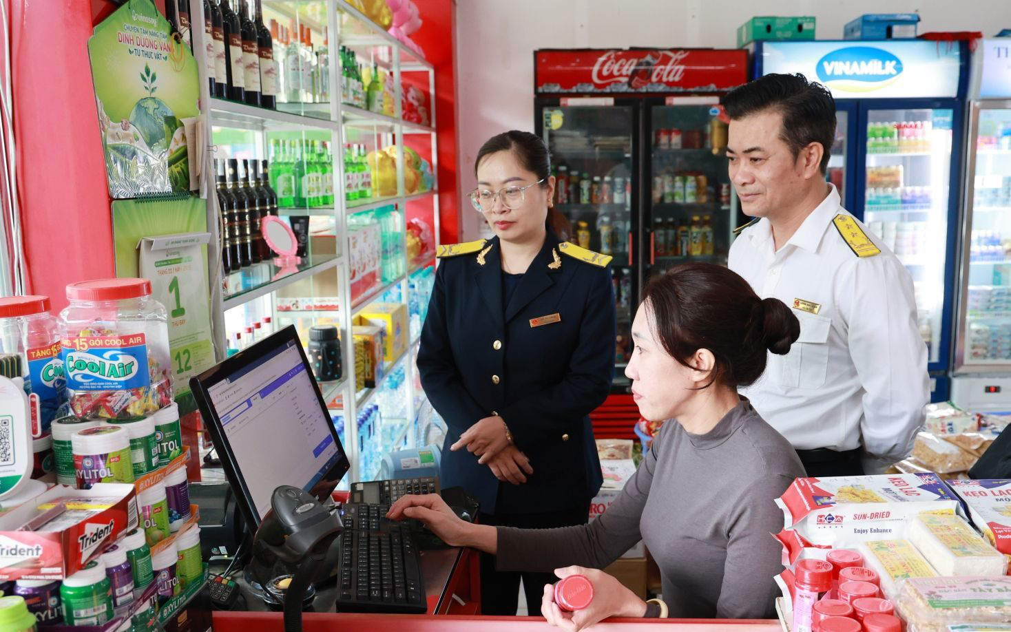 Cuộc chuyển mình của hàng triệu hộ kinh doanh - Ảnh 1.
