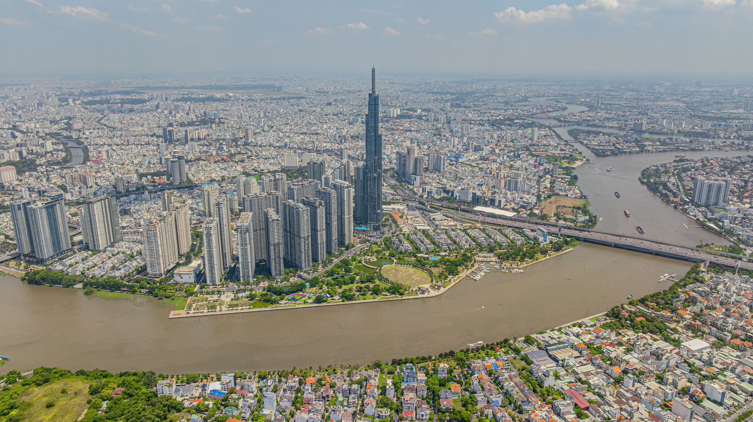 Thị trường căn hộ TP.HCM: Khu Đông giữ ngôi vương, tân binh giá rẻ ồ ạt chiếm sóng - Ảnh 1.