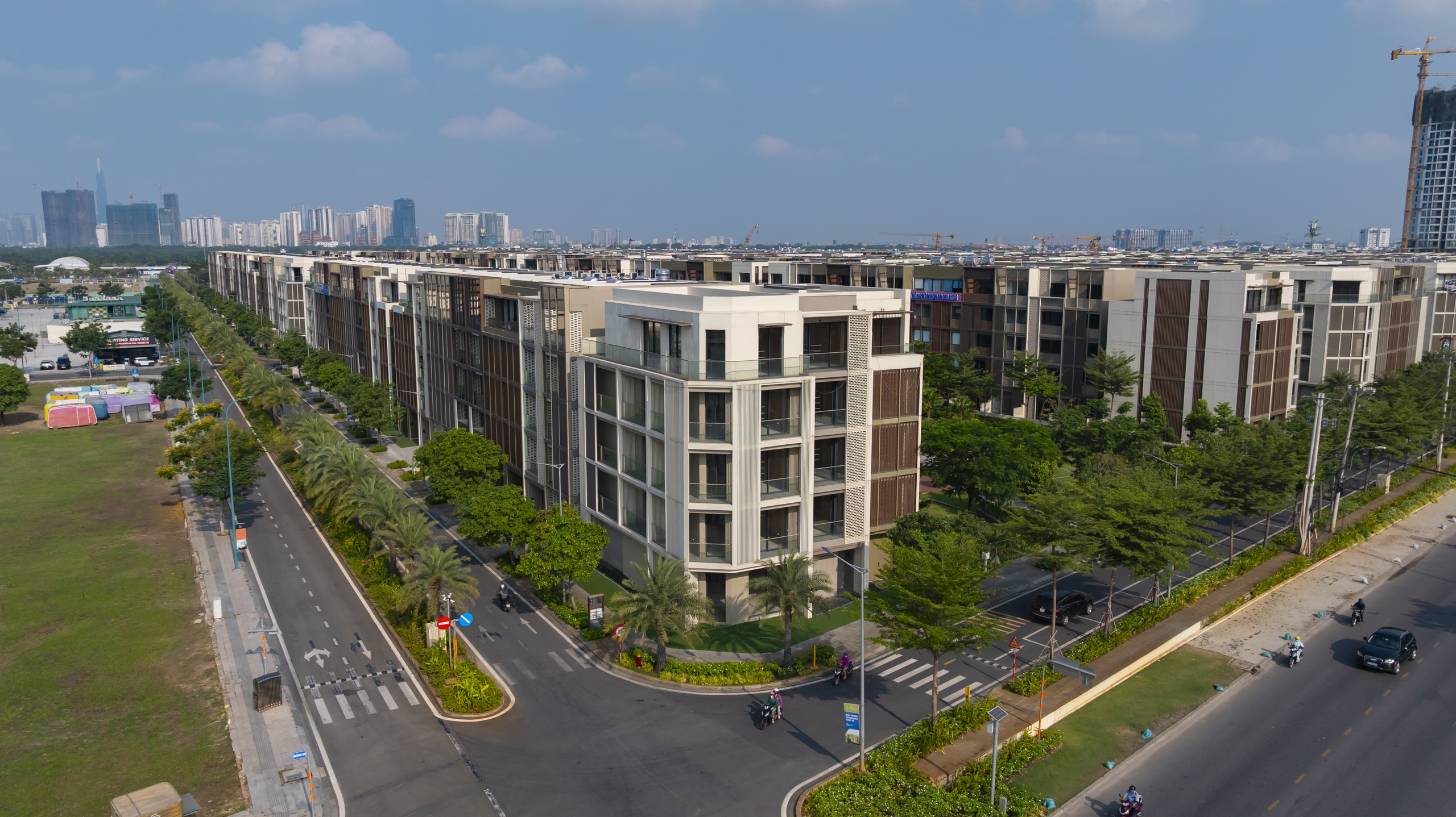 Thị trường căn hộ TP.HCM: Khu Đông giữ ngôi vương, tân binh giá rẻ ồ ạt chiếm sóng - Ảnh 2.