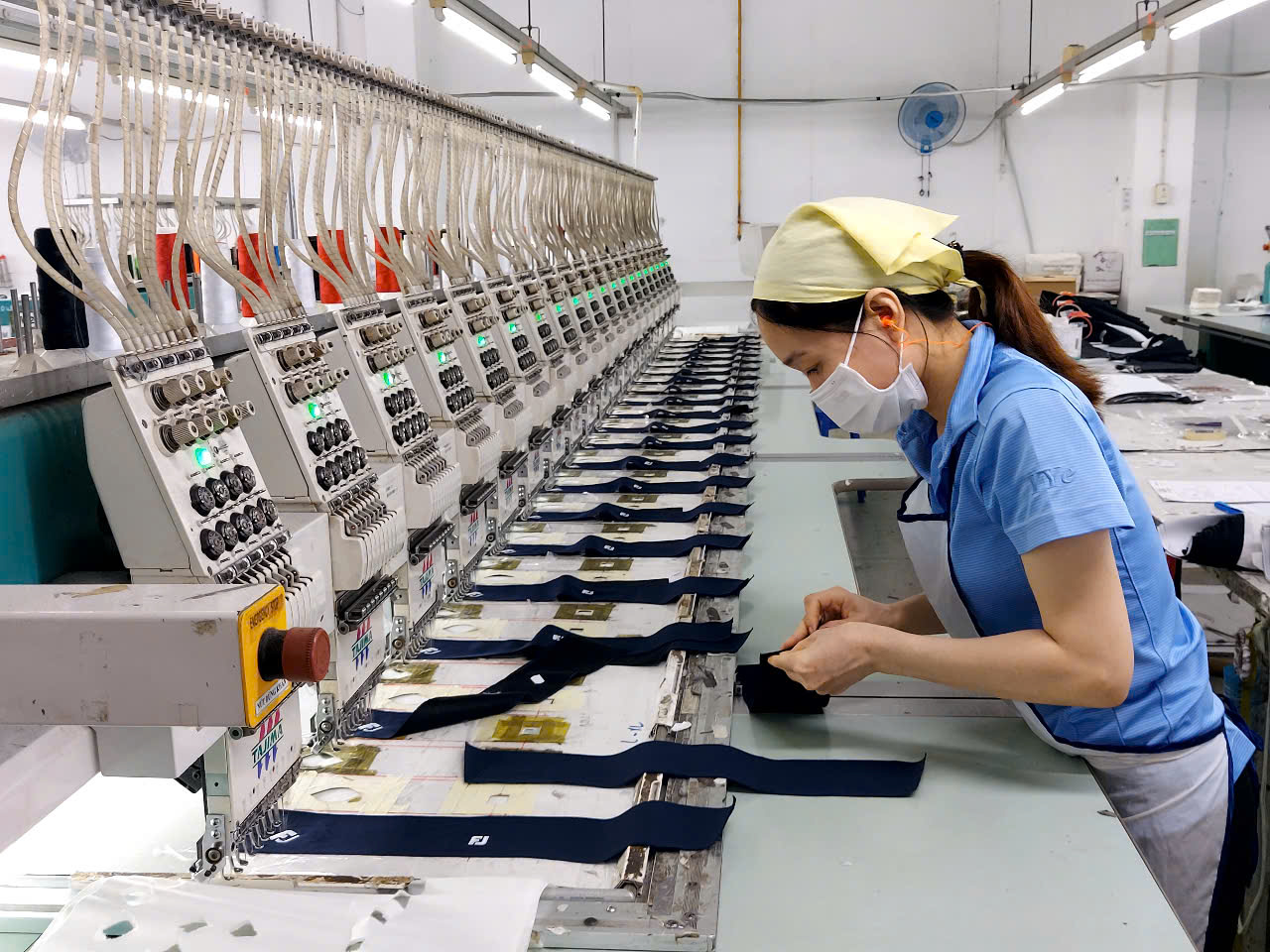 Từ ngày 1-7, lương đóng BHTN cao nhất của người lao động lên đến 106,2 triệu đồng/tháng  - Ảnh 1.