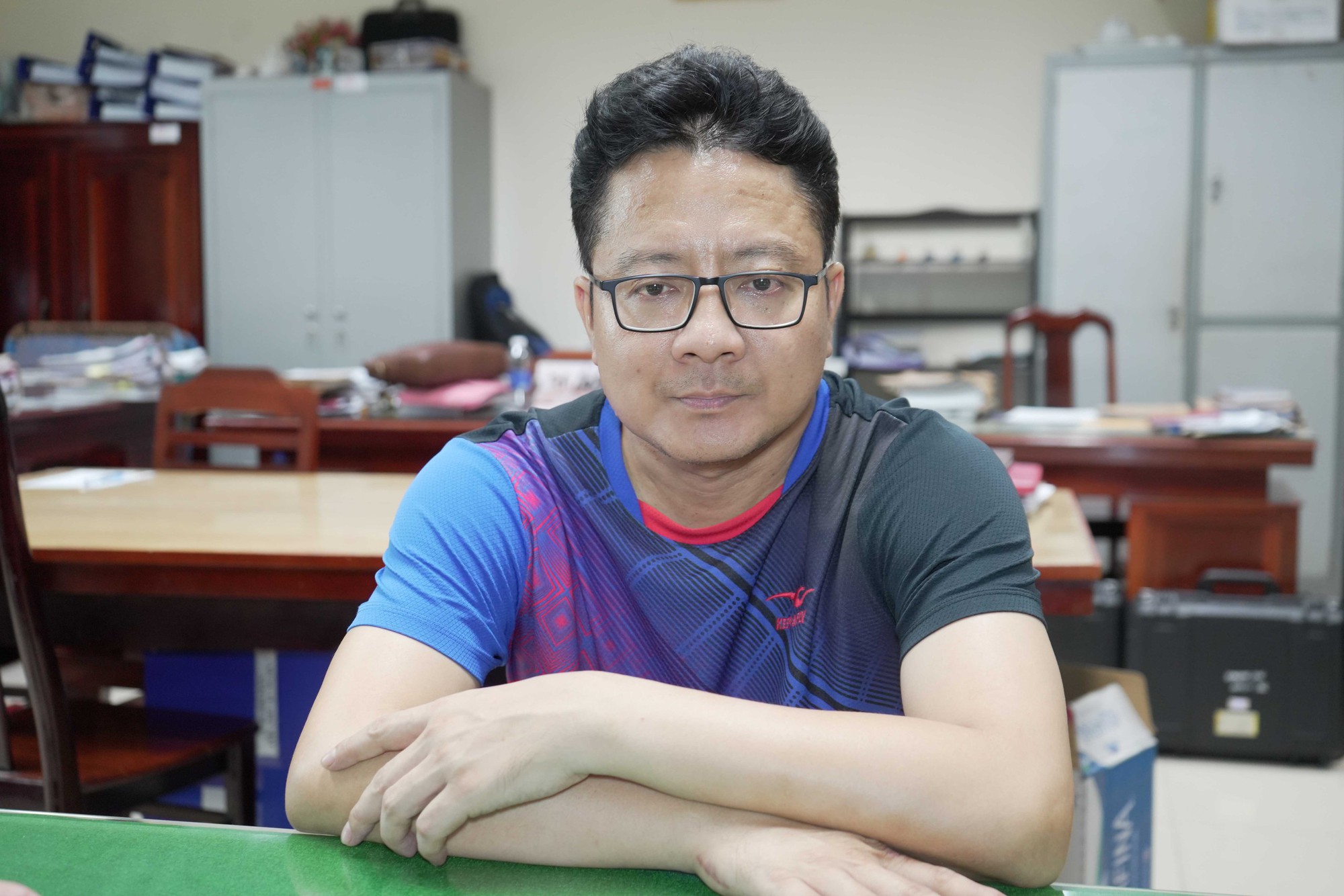 Bắt quả tang cán bộ thuế nhận 100 triệu đồng từ giám đốc công ty- Ảnh 4. Bắt quả tang cán bộ thuế nhận 100 triệu đồng từ giám đốc công ty- Ảnh 4.