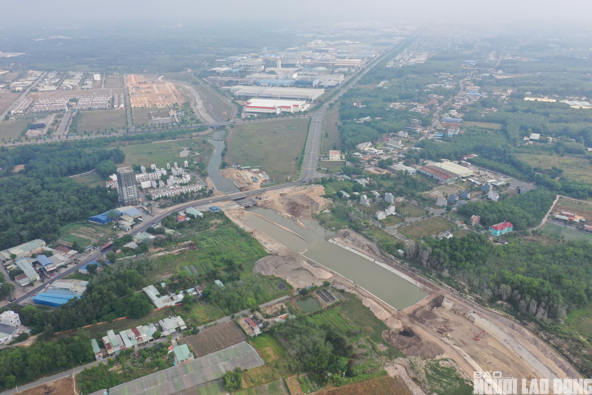TPHCM tăng tốc thực hiện dự án Quốc lộ 13 và suối Cái- Ảnh 16. TPHCM tăng tốc thực hiện dự án Quốc lộ 13 và suối Cái- Ảnh 16.