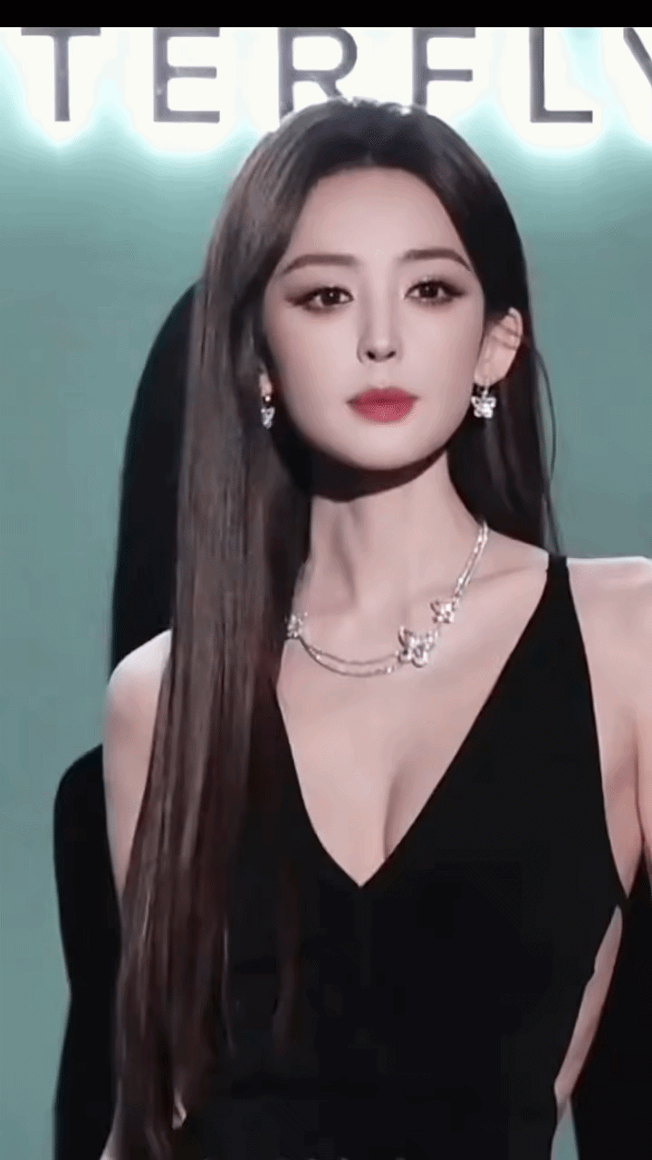 "Bảo vật nhan sắc" Trung Quốc đi event còn sáng hơn cả trang sức, visual xứng với đẳng cấp minh tinh- Ảnh 1.