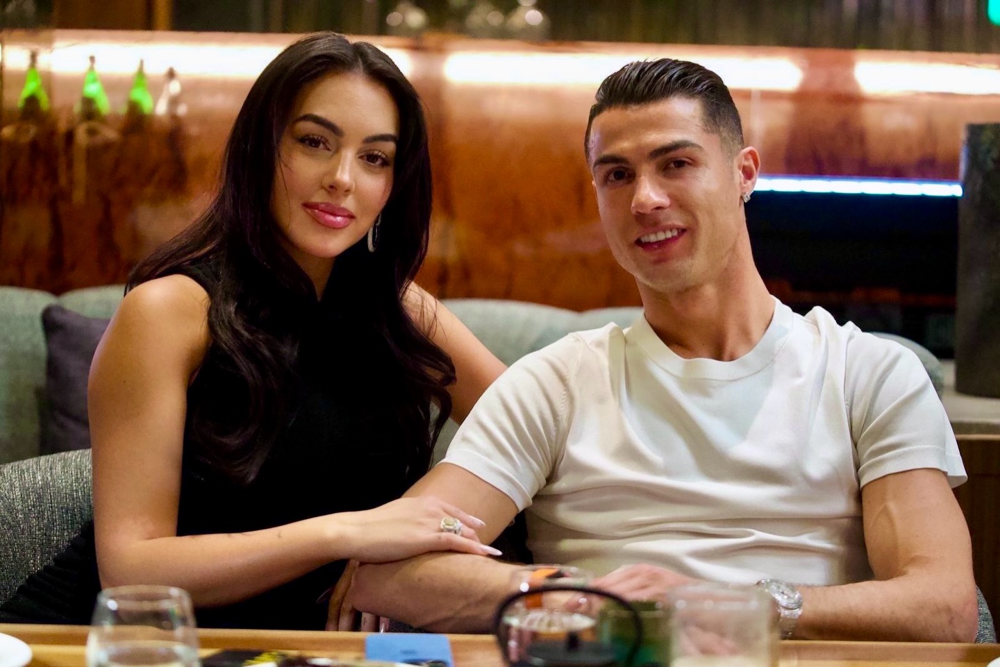 Điều ít ai biết về cô gái nghèo chỉ trong vòng 10 năm đã thành phú bà bên cạnh tỷ phú Ronaldo- Ảnh 5.