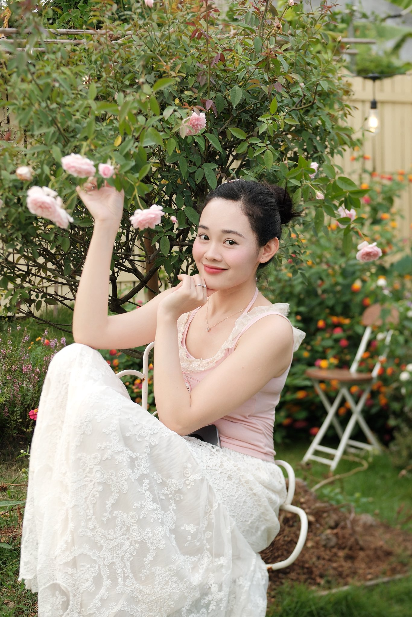Bỏ việc văn phòng, dùng ChatGPT thiết kế khu vườn trên mảnh đất 1000m2: "Hết đau cổ vai gáy thì chuyển sang đau lưng vì cuốc đất"- Ảnh 4.