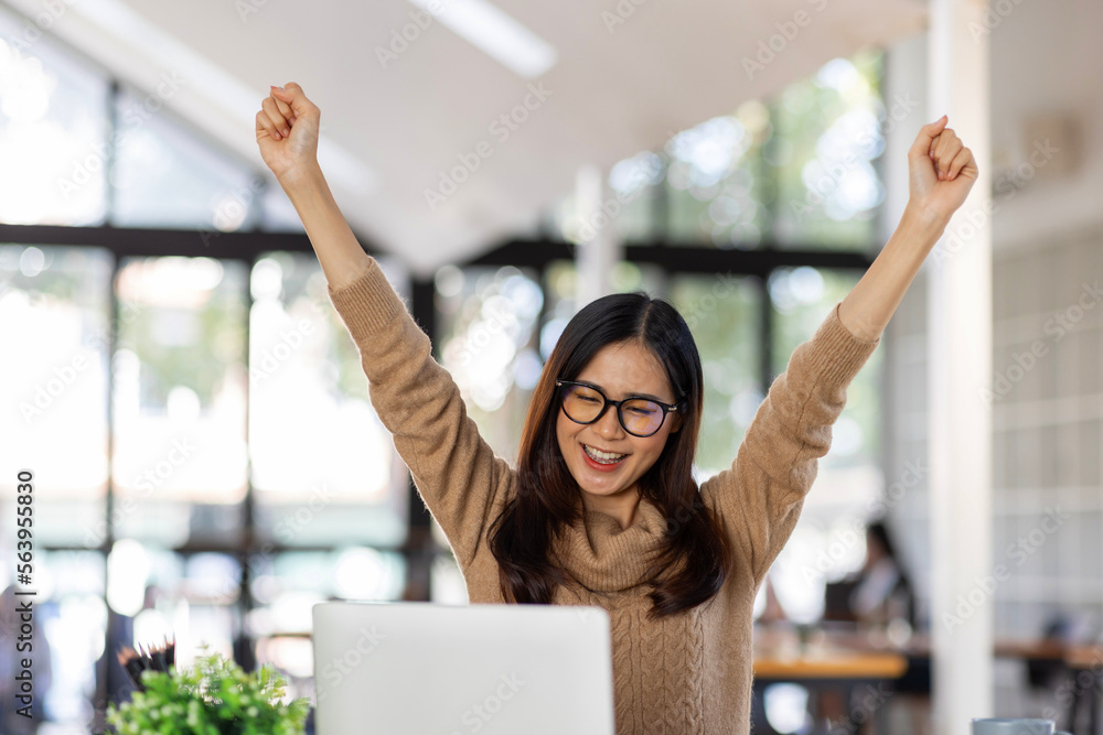 Tiếng ồn trắng so với tiếng ồn nâu: Loại nào tốt hơn cho năng suất làm việc? - Ảnh 1.