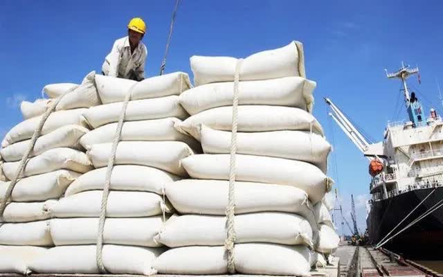Cà phê, gạo đồng loạt tăng giá - Ảnh 1.