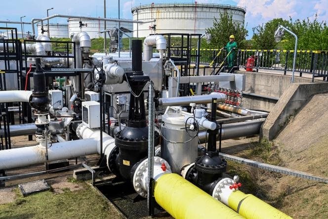 Khách 'ruột' của Moscow chuẩn bị mua 1 tỷ mét khối khí đốt từ nước láng giềng EU với giá tương đương của Nga- Ảnh 1.