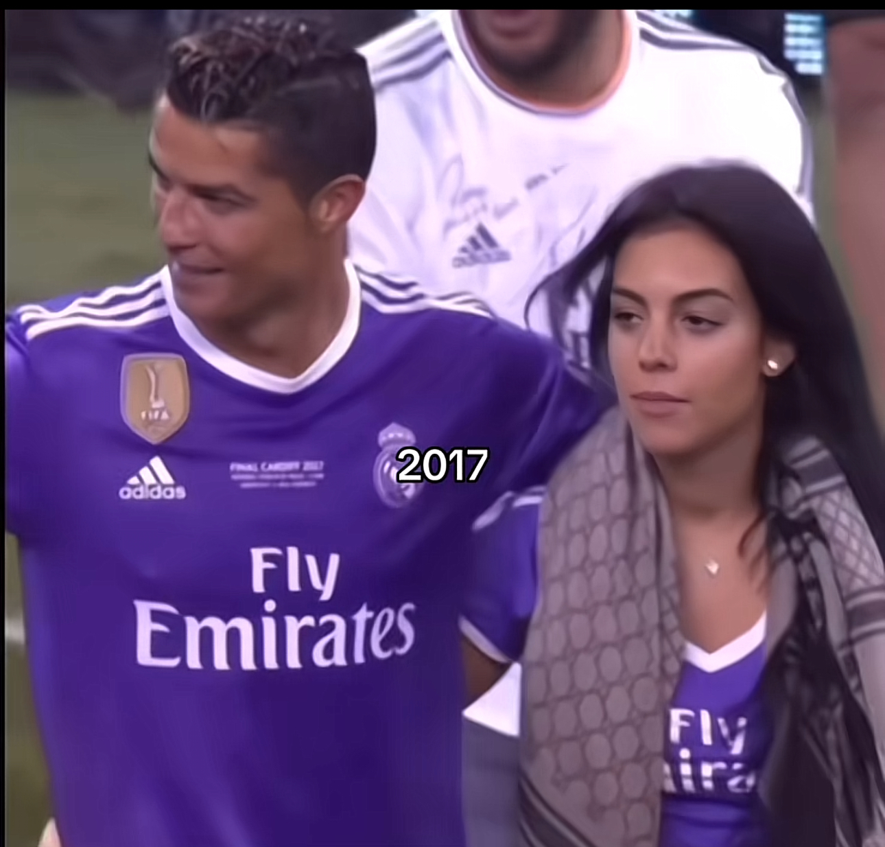 Điều ít ai biết về cô gái nghèo chỉ trong vòng 10 năm đã thành phú bà bên cạnh tỷ phú Ronaldo- Ảnh 1.