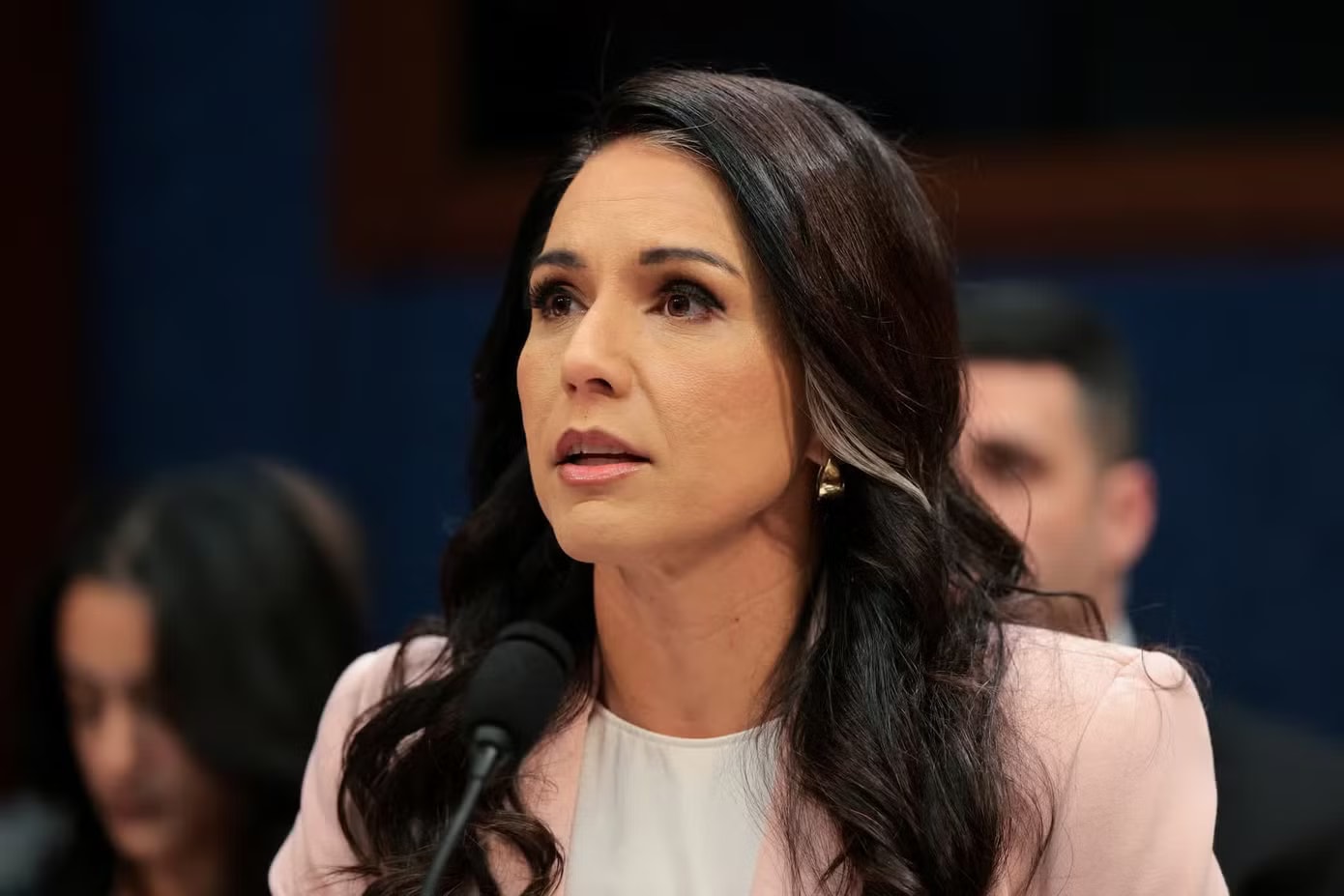 Nội các Mỹ rung lắc sau cú sốc Tulsi Gabbard từ chức- Ảnh 1.