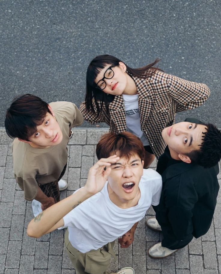 Low-maintenance friendship: Không cần gặp vẫn thân, hay không còn đủ thân để gặp? - Ảnh 2.
