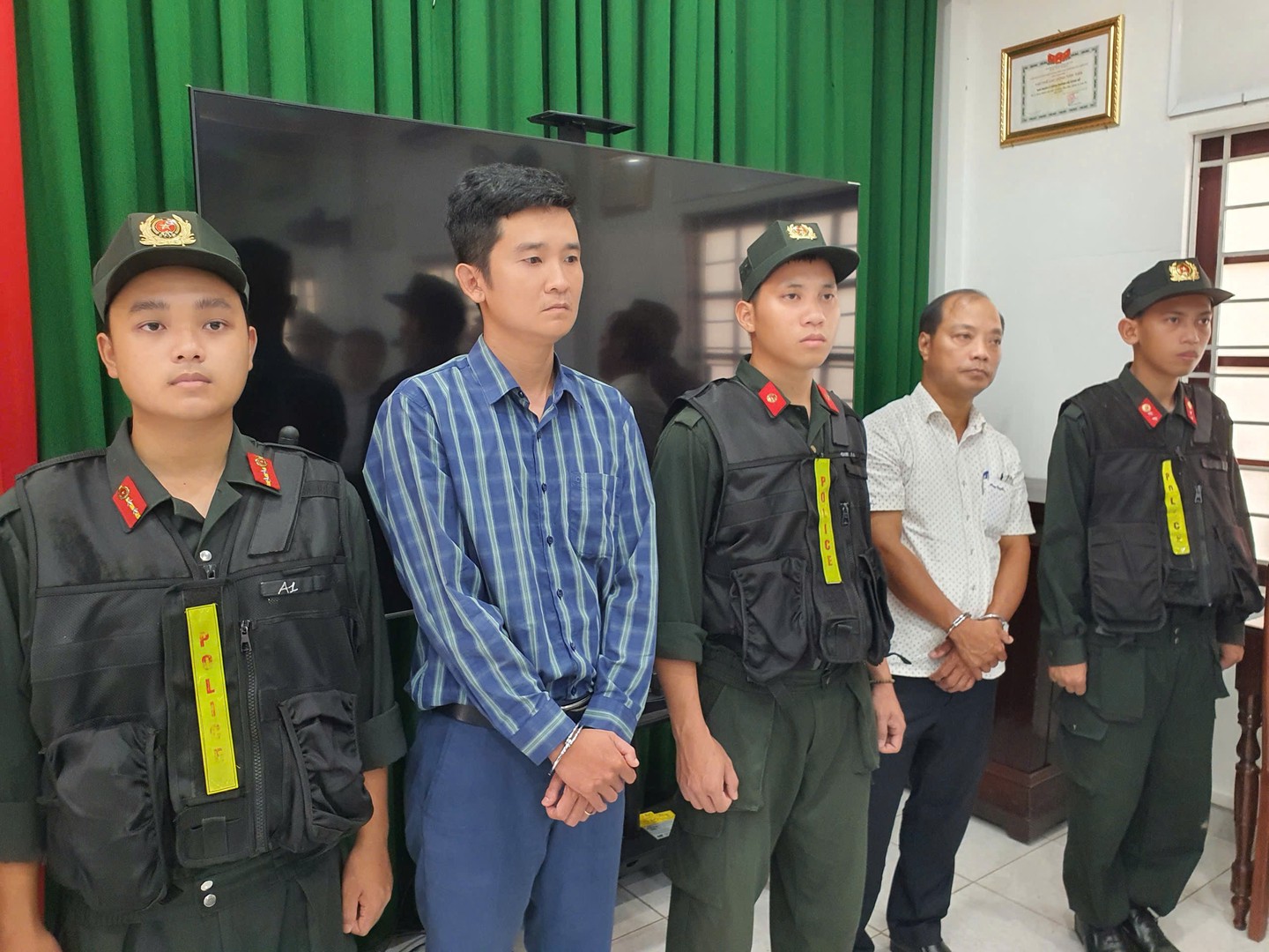 Khởi tố Giám đốc, viên chức Ban Quản lý rừng; Giám đốc, Phó Giám đốc, chủ sở hữu doanh nghiệp- Ảnh 1.