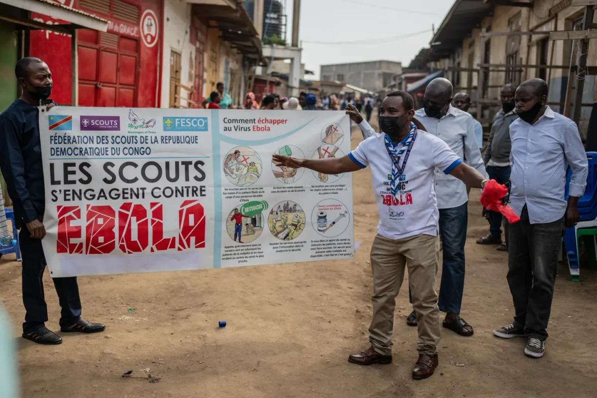 Congo: Khu điều trị bệnh nhân Ebola bị phóng hỏa, 18 ca nghi nhiễm bỏ trốn- Ảnh 2. Congo: Khu điều trị bệnh nhân Ebola bị phóng hỏa, 18 ca nghi nhiễm bỏ trốn- Ảnh 2.