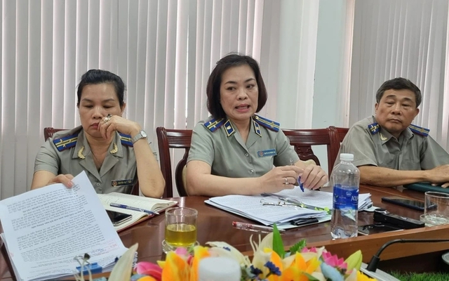 Bắt nguyên Chi cục trưởng thi hành án dân sự TP Đồng Hới Nguyễn Thị Phương Lan - Ảnh 1.
