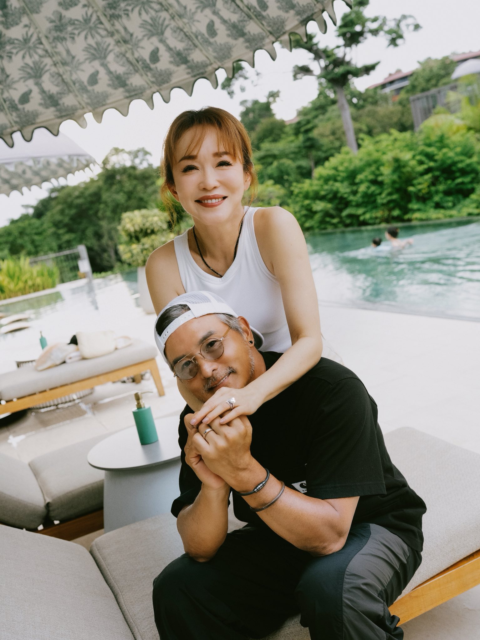 Chuyện tình 30 năm say đắm hơn cổ tích của vợ chồng "Dương Quá - Tiểu Long Nữ đẹp nhất màn ảnh" - Ảnh 1.