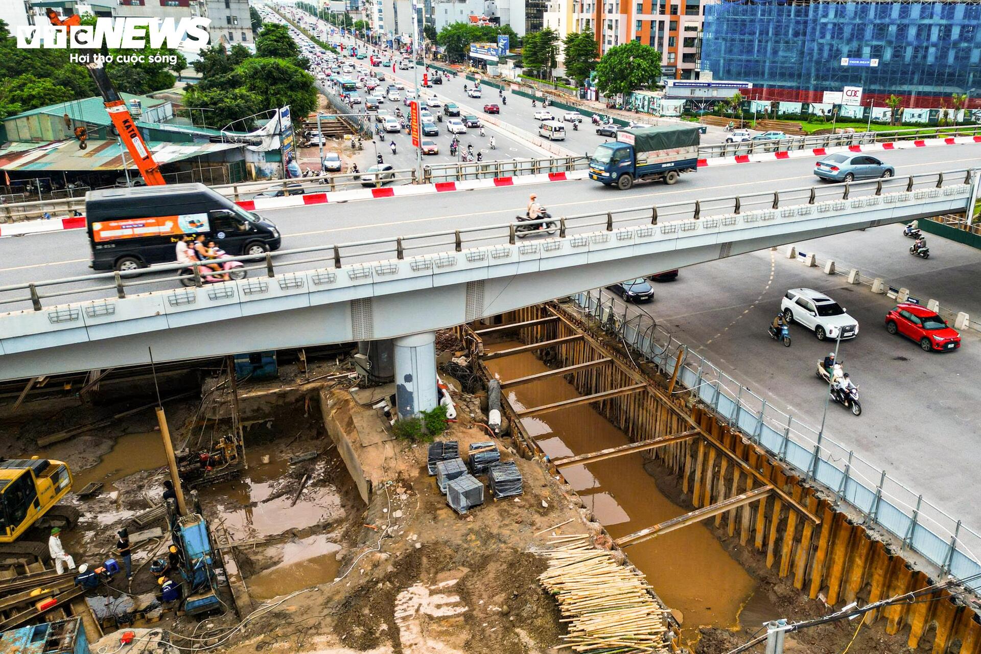 Công trường hầm chui gần 750 tỷ đồng dưới nút giao đông đúc phía Đông Hà Nội- Ảnh 11.