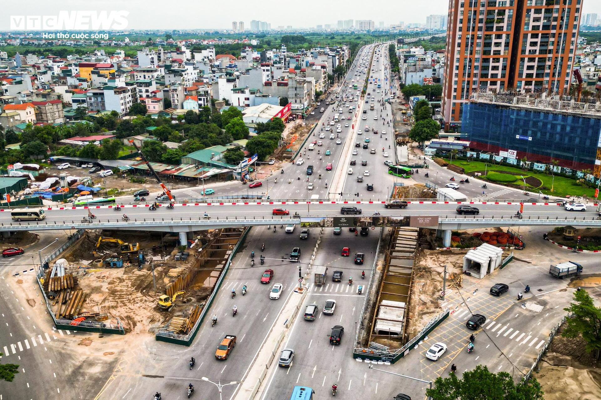 Công trường hầm chui gần 750 tỷ đồng dưới nút giao đông đúc phía Đông Hà Nội- Ảnh 9.