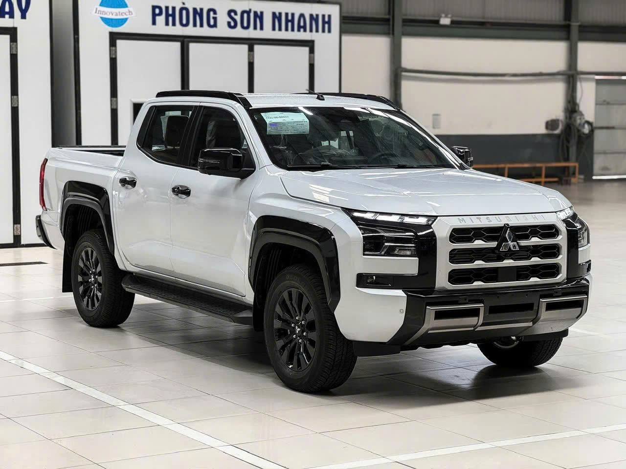 Mitsubishi Triton ‘dọn kho’ giảm giá tới 150 triệu đồng tại đại lý: Bản ‘full’ còn hơn 770 triệu, cạnh tranh Ranger Wildtrak - Ảnh 2.