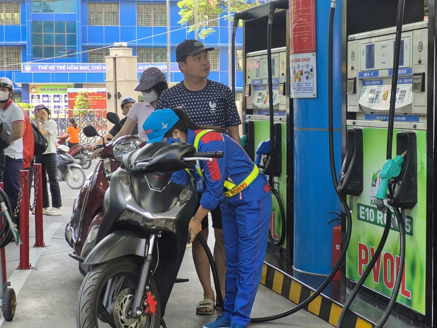Bộ Công Thương: Hầu hết xe ở Việt Nam đều dùng được xăng E10, số ít không tương thích đã có E5 - Ảnh 1.