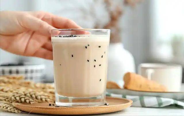 9 năm “nghiện” trà sữa thay nước lọc, uống tới 3.000 cốc: Người phụ nữ biến hai quả thận thành... túi đựng sỏi- Ảnh 4.