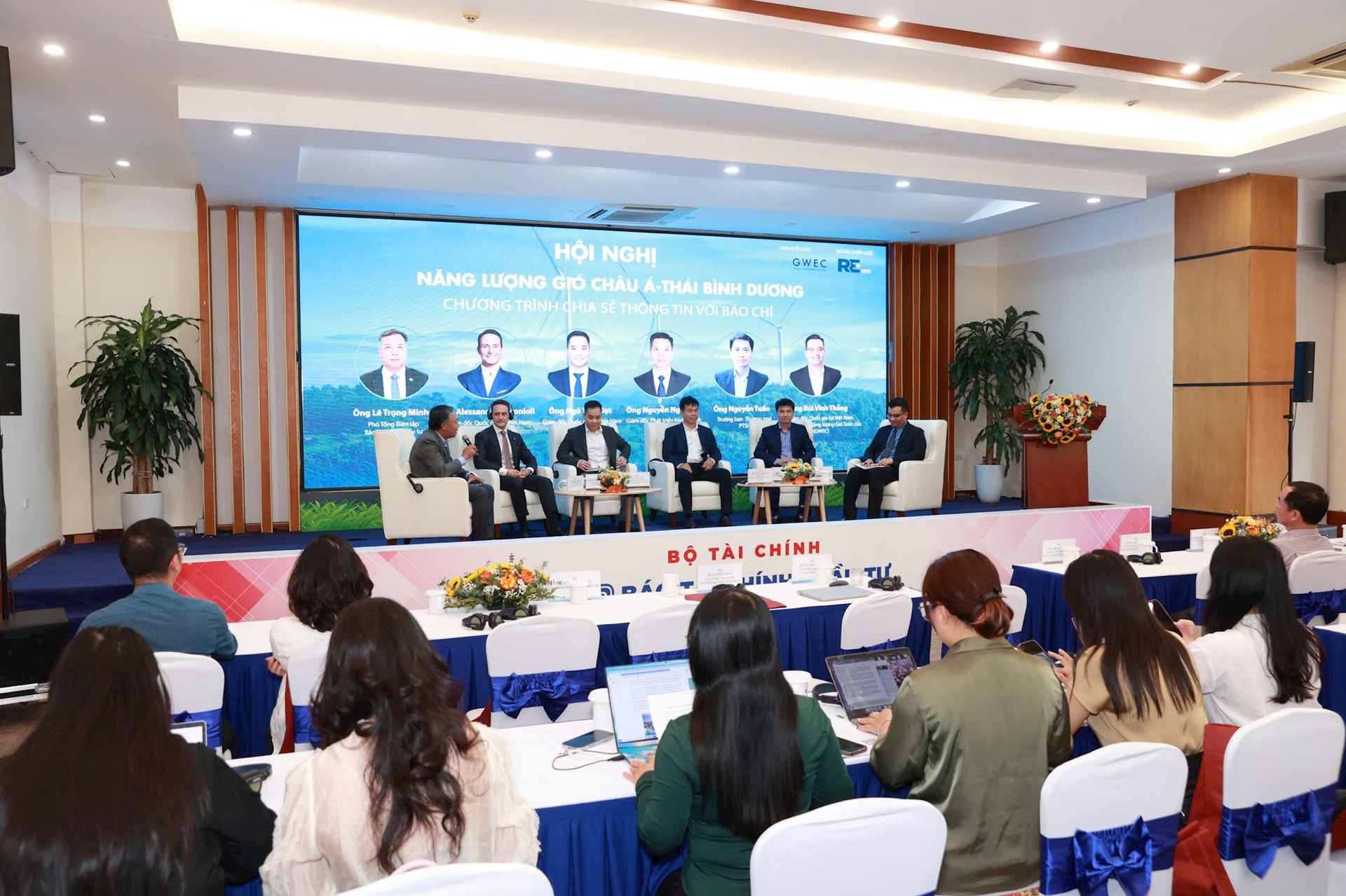 Chỉ một hợp đồng nhỏ đã có doanh thu trăm triệu USD, tạo việc làm cho gần 3.000 người của 100 doanh nghiệp trong nước trong vòng 3 năm: Cơ hội chưa từng có cho Việt Nam - Ảnh 3.