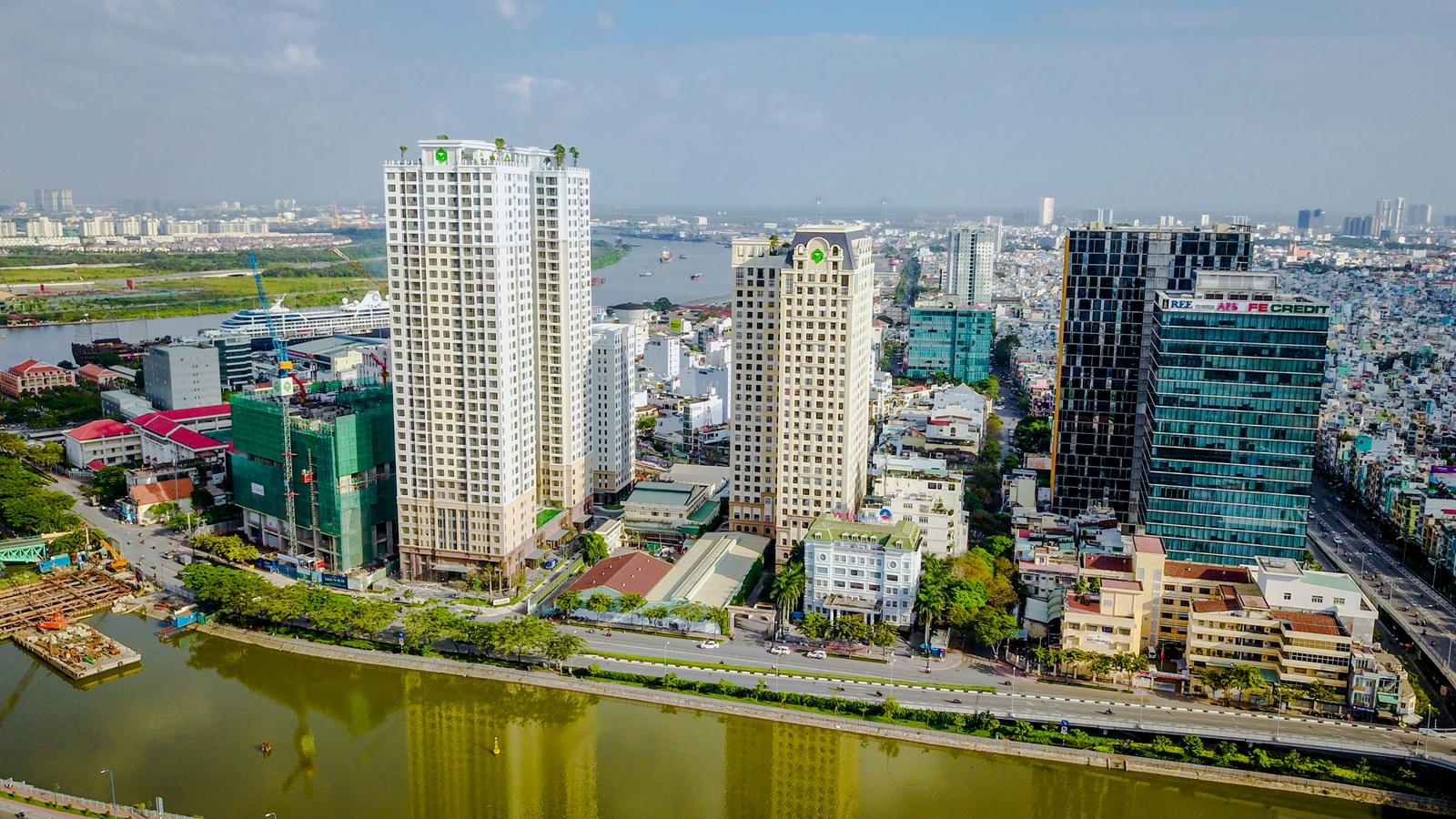 Cuộc đua thị phần bất động sản TP.HCM: Những "lão làng" đối mặt làn sóng đổ bộ của Vinhomes, Masterise, Sun Group - Ảnh 2.