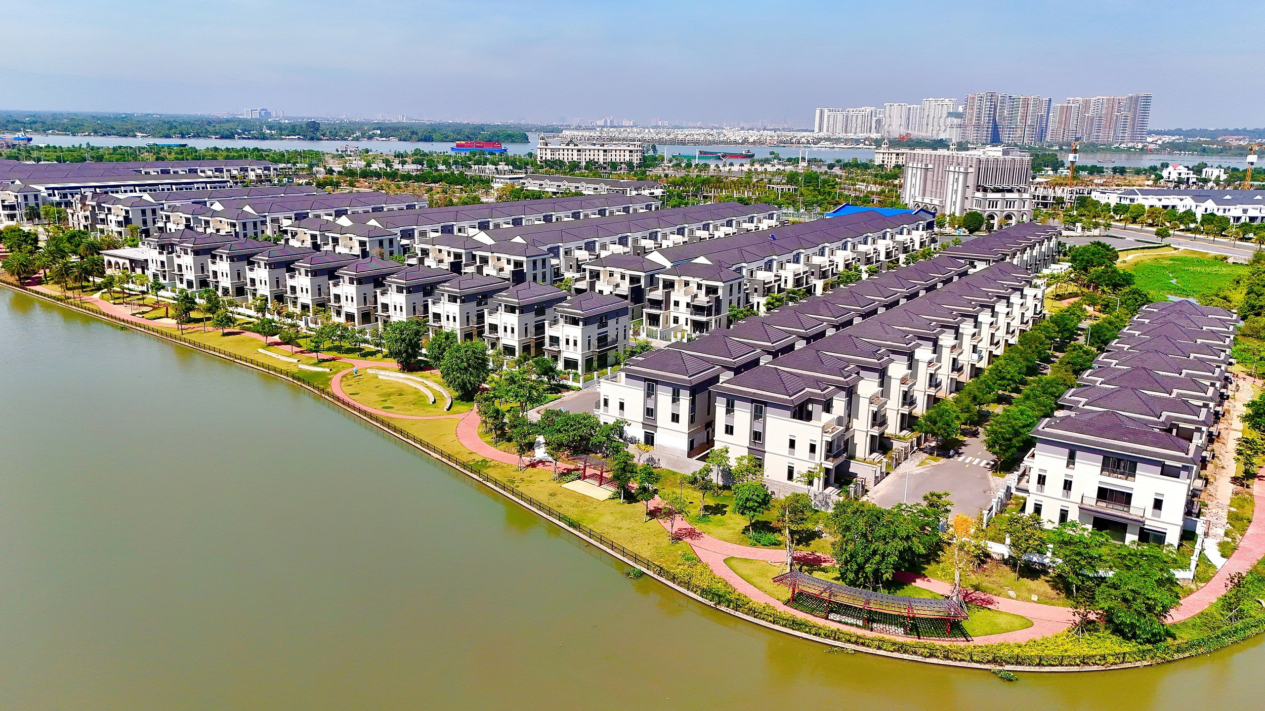 Cuộc đua thị phần bất động sản TP.HCM: Những "lão làng" đối mặt làn sóng đổ bộ của Vinhomes, Masterise, Sun Group - Ảnh 3.