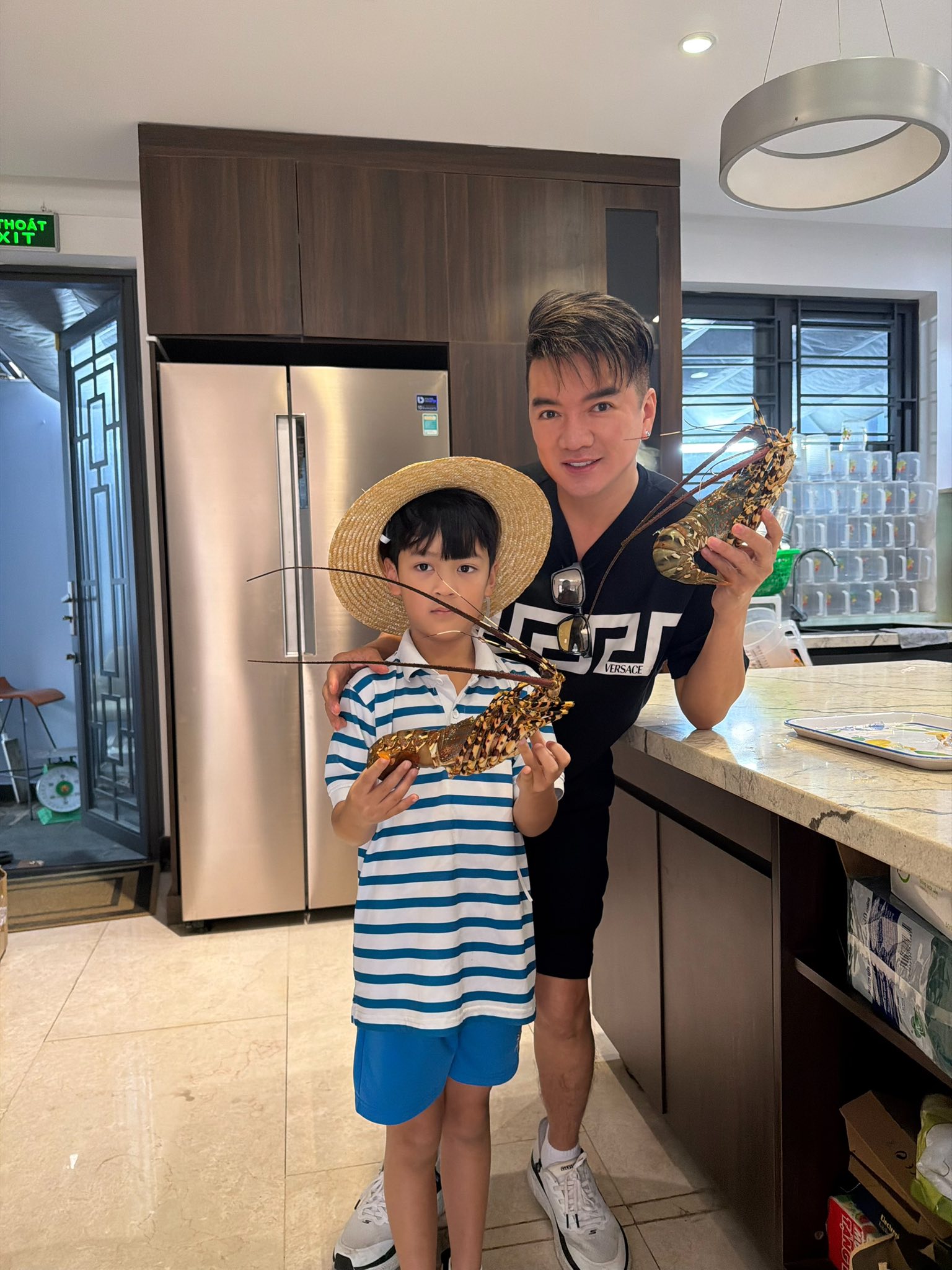 Hai "ông hoàng nhạc Việt" đình đám đi bán cà phê ở tuổi 50: Ở vậy sau ly hôn, chỉ lo làm ăn, chăm con - Ảnh 3.