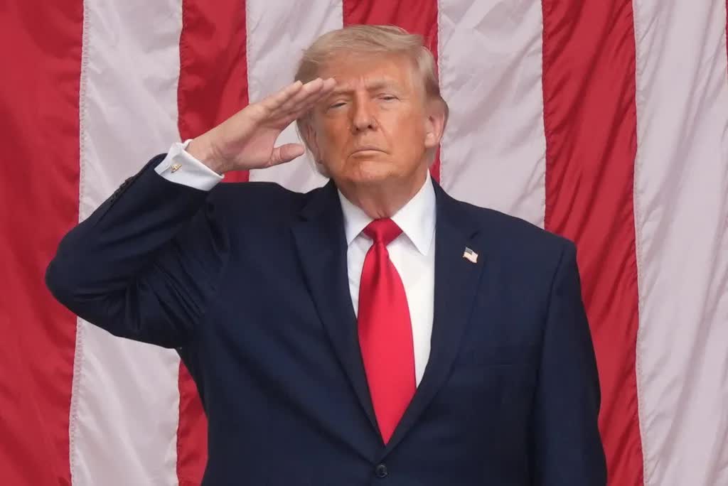 Sức khỏe của Tổng thống Trump tiếp tục thu hút sự chú ý của dư luận Mỹ- Ảnh 2. Sức khỏe của Tổng thống Trump tiếp tục thu hút sự chú ý của dư luận Mỹ- Ảnh 2.