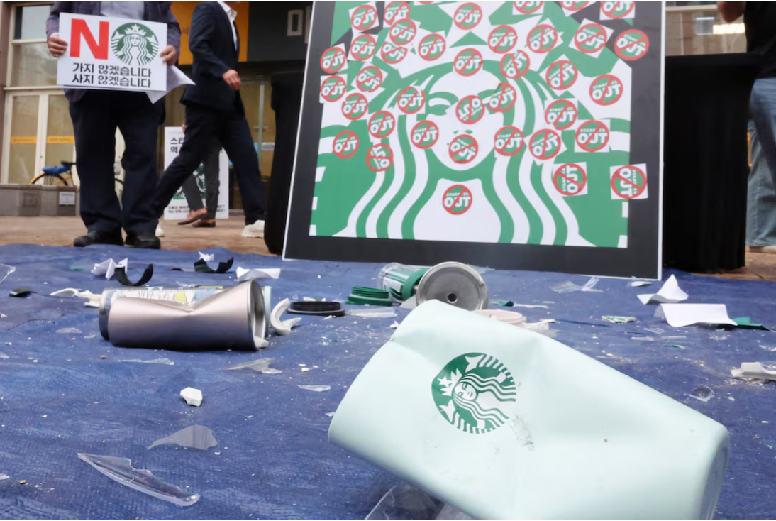 Starbucks đối mặt khủng hoảng chưa từng có- Ảnh 1.