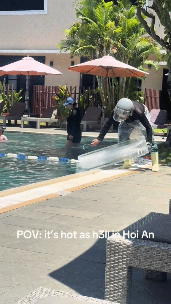 Resort Hội An thả khối đá khổng lồ xuống bể bơi, khách Tây giải nhiệt cấp tốc: “Sao giống cách mẹ tôi làm mát bát canh rau luộc vậy?”- Ảnh 1.