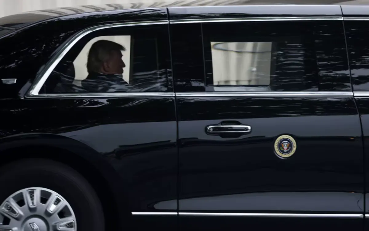 Tổng thống Donald Trump rời Trung tâm Quân y Quốc gia Walter Reed ở Bethesda, Maryland, ngày 26/5/2026. (Ảnh: AP)