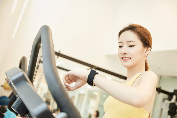 “Nghèo thời gian”, dân văn phòng biến 1 tiếng nghỉ trưa thành khung giờ vàng: Đi tập gym, đi học thêm thay vì ngủ gục trên bàn- Ảnh 2.