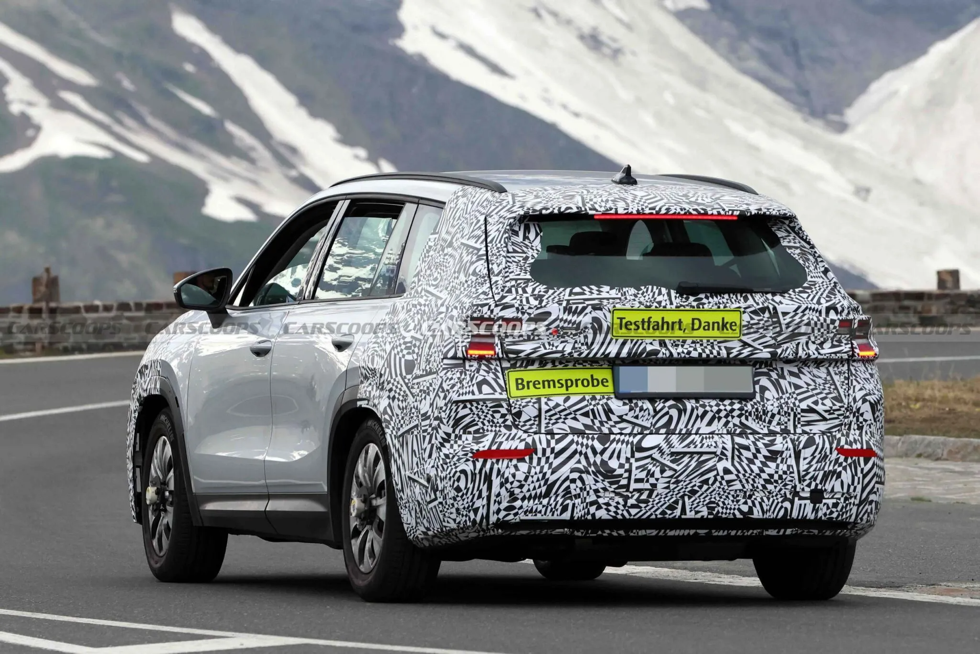 Skoda Kodiaq 2027 lộ diện: Nâng cấp từ thiết kế đến trang bị, có phiên bản mạnh hơn 300 mã lực đủ khiến người dùng mê mẩn- Ảnh 2.