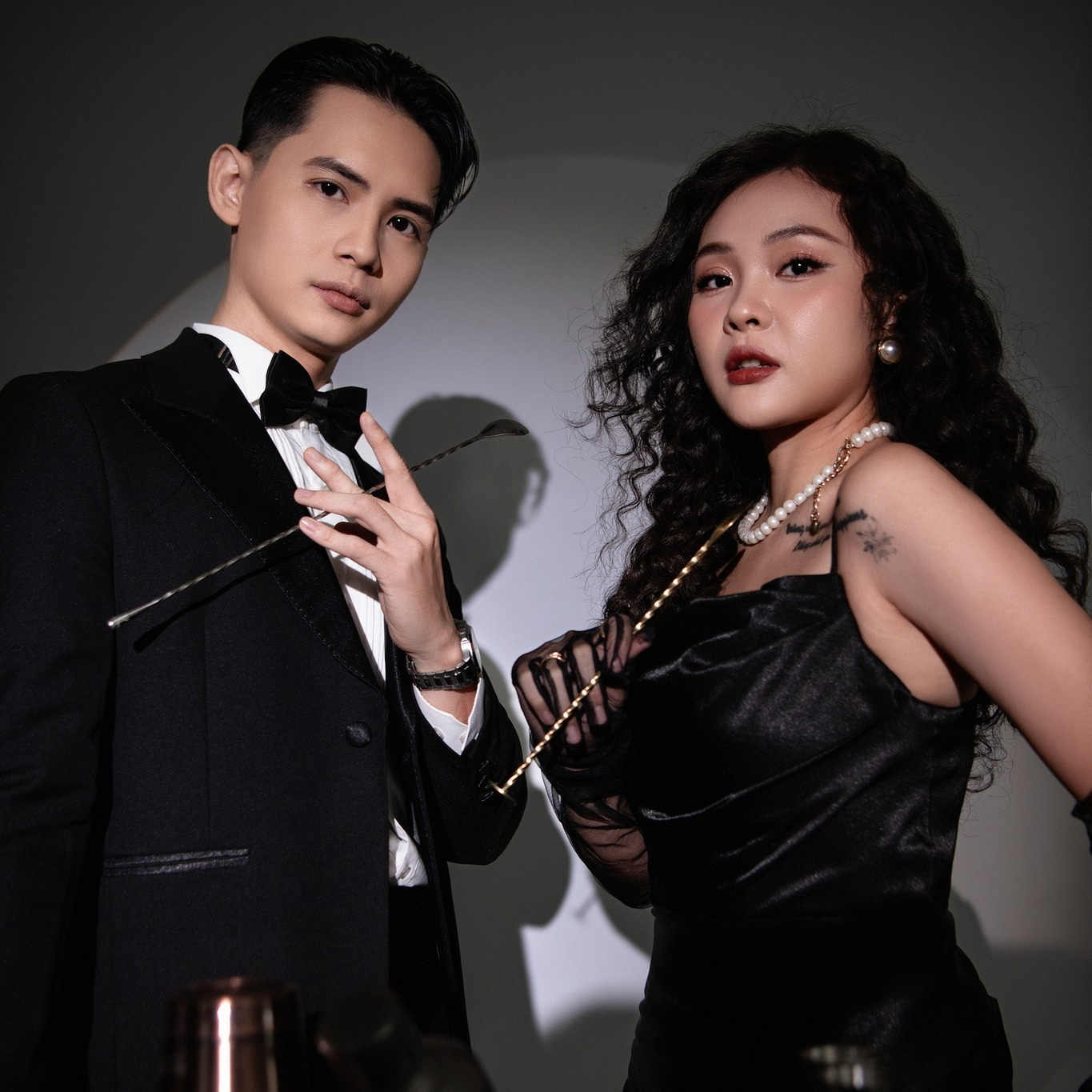 Cô dâu, chú rể thay nghi thức cắt bánh kem bằng ăn cơm tấm sườn nướng ngay trên sân khấu cưới: Bất ngờ danh tính 2 nhân vật chính- Ảnh 5.
