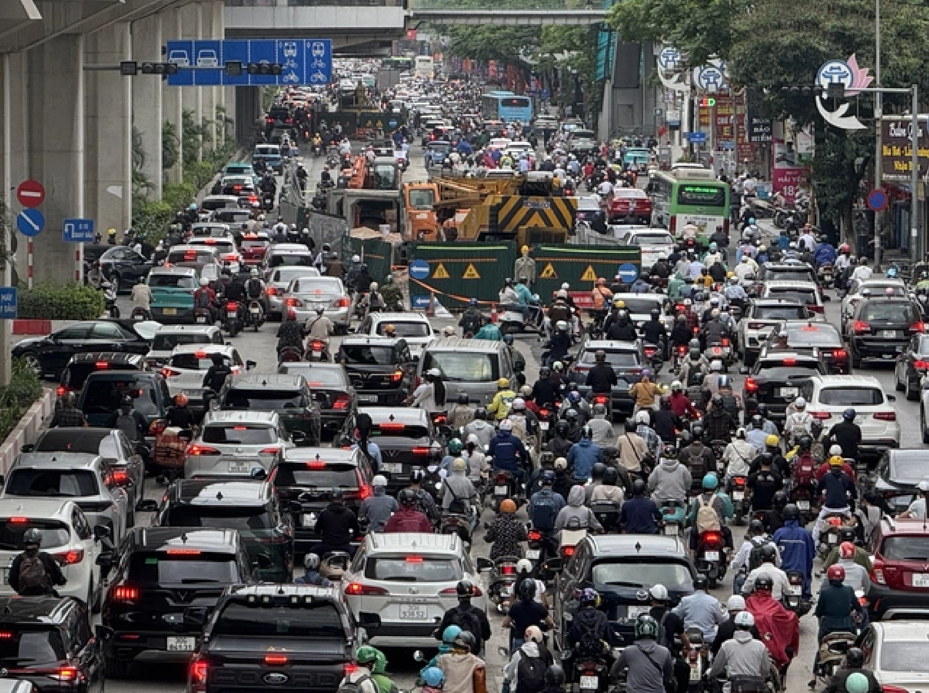 Hà Nội thu phí đường bộ vào nội đô từ năm 2028 nhằm giảm ùn tắc - Ảnh 1.