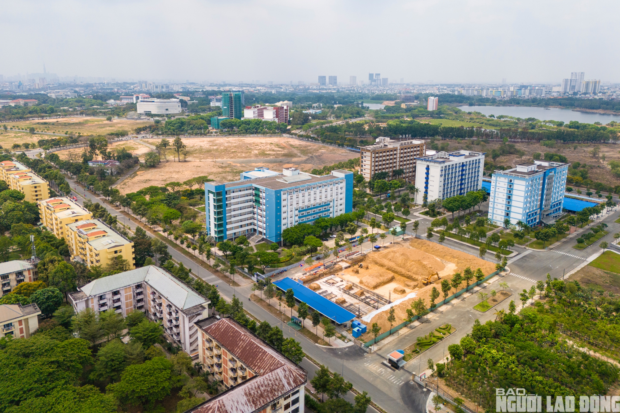 Toàn cảnh nút giao cửa ngõ Đại học Quốc gia TPHCM dang dở sau gần 20 năm- Ảnh 5. Toàn cảnh nút giao cửa ngõ Đại học Quốc gia TPHCM dang dở sau gần 20 năm- Ảnh 5.