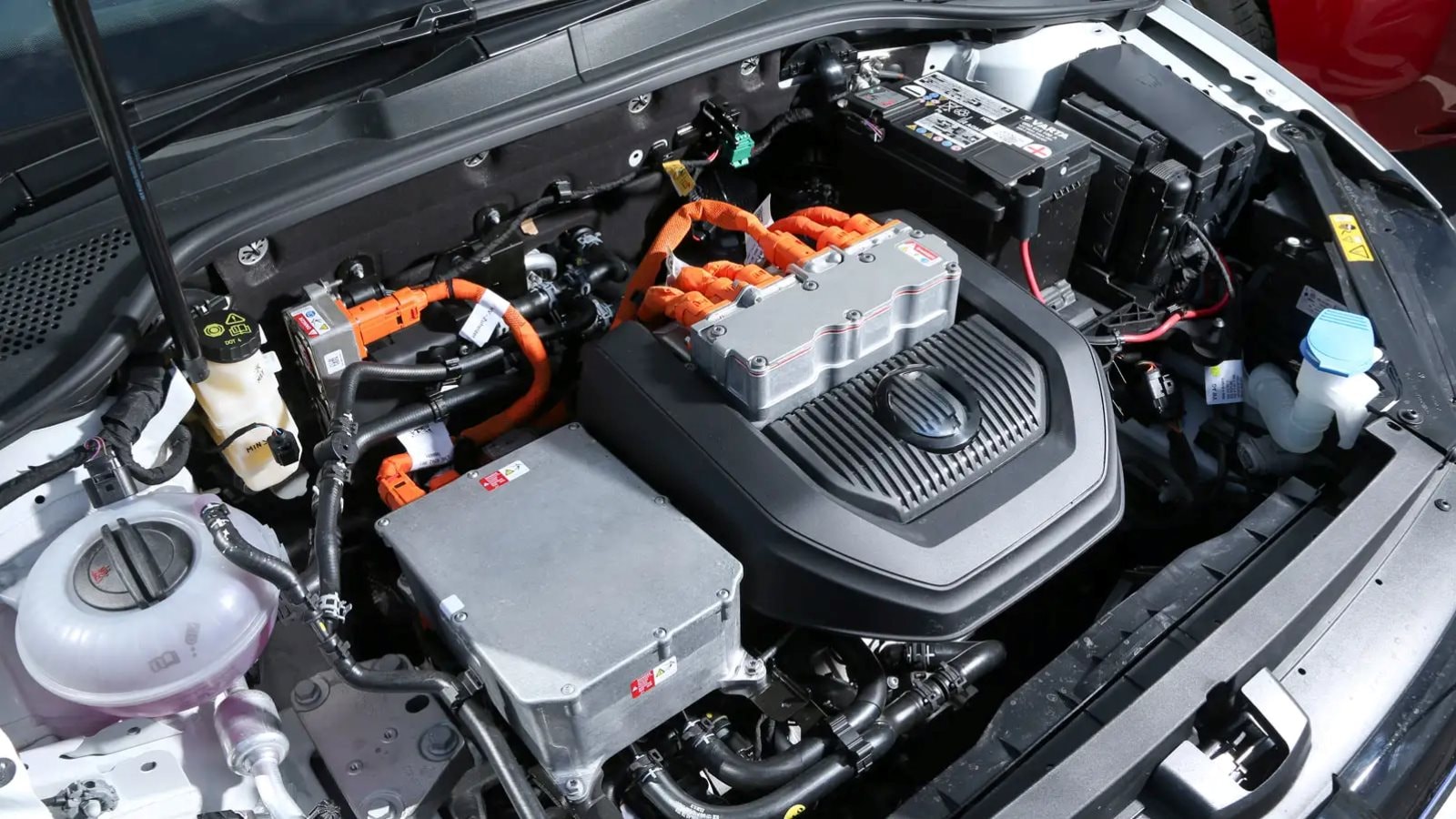 Các chủ xe điện cần bỏ ngay thói quen này khi sạc xe trong điều kiện thời tiết nắng nóng- Ảnh 2.