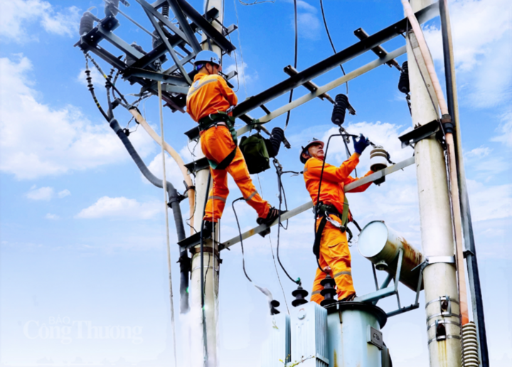 Hệ thống điện quốc gia ổn định, không lo thiếu điện dù nắng nóng kéo dài- Ảnh 1. Hệ thống điện quốc gia ổn định, không lo thiếu điện dù nắng nóng kéo dài- Ảnh 1.