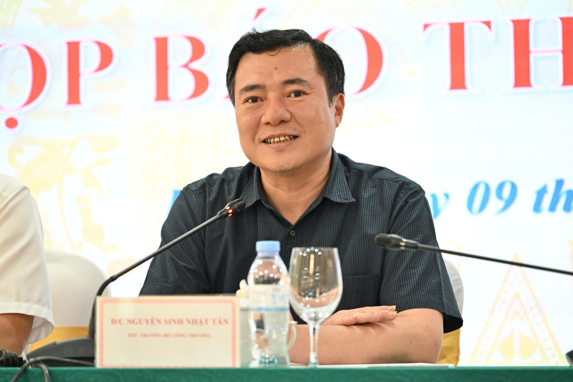 Thứ trưởng Bộ Công Thương giải thích lý do không bán song song xăng E10 và RON 95 - Ảnh 1.