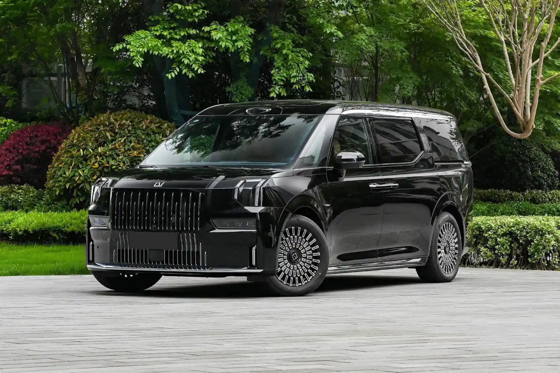 Zeekr 009 dự kiến 4,2 tỷ đồng tại Việt Nam, gần ngang Alphard: Tiện nghi sang xịn, mạnh 912hp ngang siêu xe, đầy điện đủ chạy Hà Nội - Đà Nẵng- Ảnh 1. Zeekr 009 dự kiến 4,2 tỷ đồng tại Việt Nam, gần ngang Alphard: Tiện nghi sang xịn, mạnh 912hp ngang siêu xe, đầy điện đủ chạy Hà Nội - Đà Nẵng- Ảnh 1.