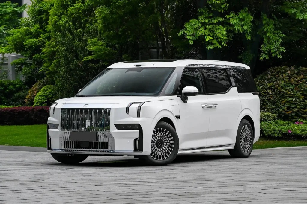 Zeekr 009 dự kiến 4,2 tỷ đồng tại Việt Nam, gần ngang Alphard: Tiện nghi sang xịn, mạnh 912hp ngang siêu xe, đầy điện đủ chạy Hà Nội - Đà Nẵng- Ảnh 2. Zeekr 009 dự kiến 4,2 tỷ đồng tại Việt Nam, gần ngang Alphard: Tiện nghi sang xịn, mạnh 912hp ngang siêu xe, đầy điện đủ chạy Hà Nội - Đà Nẵng- Ảnh 2.