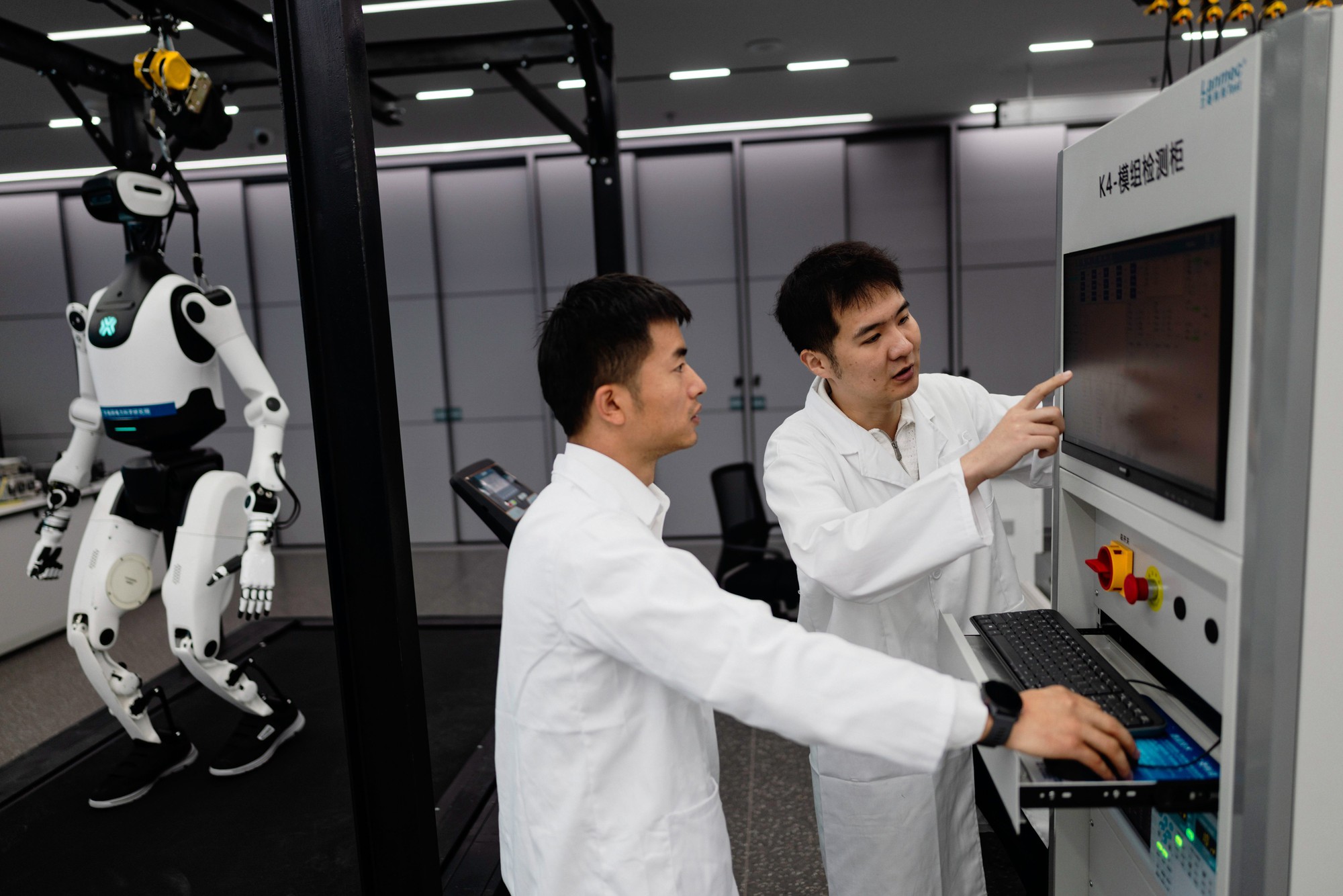 Năm 2026 và cuộc thanh lọc lao động: Tương lai nào cho nhân viên khi AI học tập kỹ năng quá nhanh?- Ảnh 5.